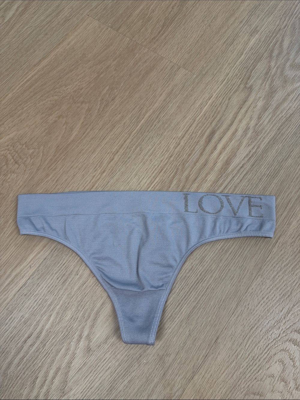 Victoria’s Secret Thong Panty L